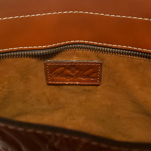 Patricia Nash Handbag,wallet and dust cover. - Picture 3 of 7